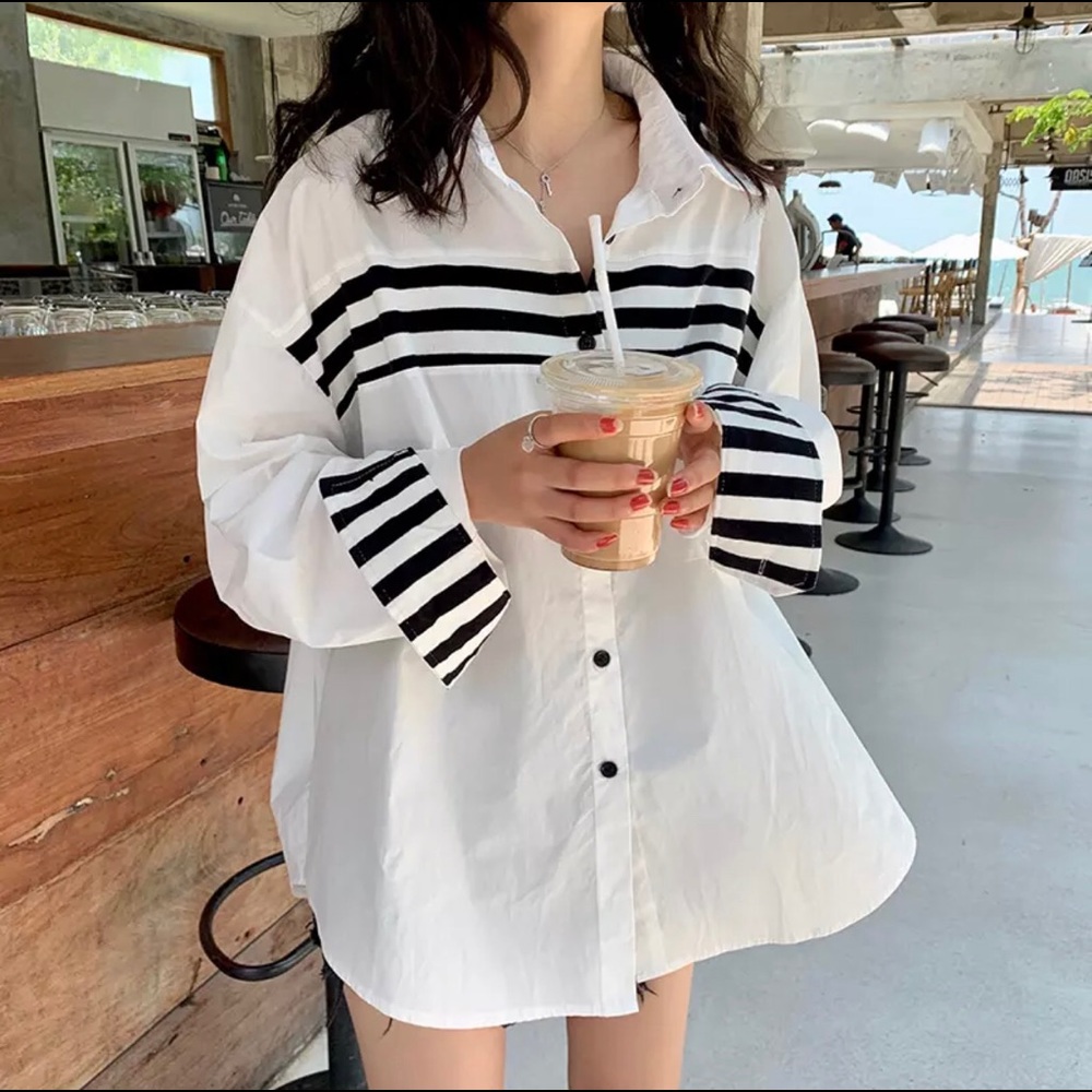 BRAND NEW black and white strip blouse sz M